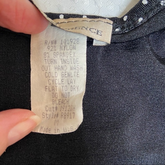 SUSAN Lawrence Polka Dot Top - Picture 8 of 8